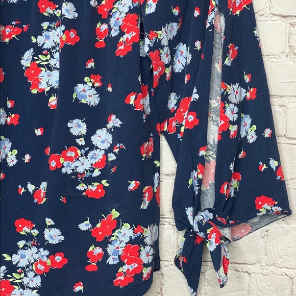 Lauren Ralph Women’s Navy Floral Top Size Small - Picture 4 of 6